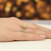 Okazały pierścionek diament laboratoryjny 0,50ct i 88 kamieni bocznych żółte złoto Lab Diamonds W0549.Z3.LDW.02 marko