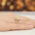 Okazały pierścionek diament laboratoryjny 0,70ct i 88 kamieni bocznych żółte złoto Lab Diamonds W0549.Z3.LDW.03 marko