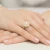 Okazały pierścionek diament laboratoryjny 1,00ct i 88 kamieni bocznych żółte złoto Lab Diamonds W0549.Z3.LDW.04 marko
