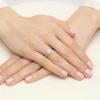 Pierścionek z białego złota Halo Ring brylant 0,70ct i kamienie boczne Dynastia W0550.B3.DIW.03 marko