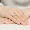 Pierścionek z białego złota Halo Ring brylant 1,00ct i kamienie boczne Dynastia W0550.B3.DIW.04 marko