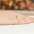 Pierścionek zaręczynowy ze złota z okrągłym różowym diamentem laboratoryjnym Lab Diamonds W0010.Z3.LDP.01 marko