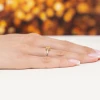 Pierścionek z białego złota z pojedynczym owalnym żółtym diamentem laboratoryjnym 0,50ct Lab Diamonds W0685.B3.LDY.01 marko