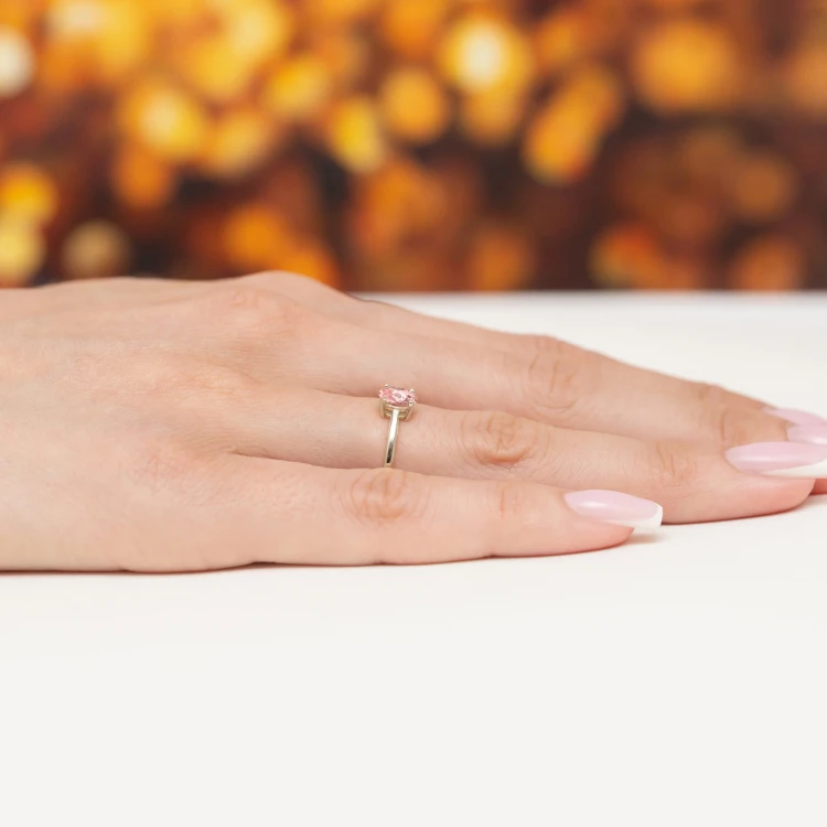 Pierścionek z białego złota z pojedynczym owalnym różowym diamentem laboratoryjnym 0,50ct Lab Diamonds W0685.B3.LDP.01 marko