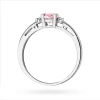Pierścionek zaręczynowy z białego złota z okrągłym różowym diamentem laboratoryjnym Lab Diamonds W0010.B3.LDP.01 marko