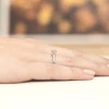 Pierścionek zaręczynowy z białego złota z owalnym różowym diamentem laboratoryjnym Lab Diamonds  W0006.B3.LDP.01 marko