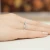Pierścionek zaręczynowy klasyczny 0,15ct z białego złota niebieski diament laboratoryjny Lab Diamonds W0369.B3.LDA.01 marko