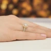 Pierścionek żółte złoto brylant 0,70ct i 26 bocznych brylantów Dynastia W0551.Z3.DIW.03 marko