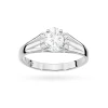 Złoty pierścionek zaręczynowy z białego złota z owalnym diamentem laboratoryjnym Lab Diamonds W0005.B3.LDW.01 marko