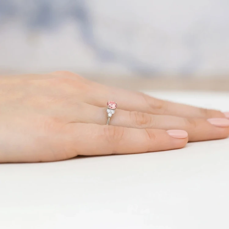 Pierścionek zaręczynowy z białego złota z okrągłym różowym diamentem laboratoryjnym 0,50ct Lab Diamonds  W0451.B3.LDP.01 marko