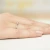 Klasyczny zaręczynowy złoty pierścionek z różowym diamentem laboratoryjnym 0,15ct Lab Diamonds W0382.Z3.LDP.01 marko