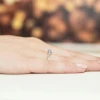 Klasyczny zaręczynowy pierścionek białe złoto niebieski diament laboratoryjny Lab Diamonds W0133.B3.LDA.01 marko