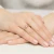 Klasyczny pierścionek z żółtego złota z różowym diamentem laboratoryjnym 1,00ct półokrągła szyna Lab Diamonds W0553.Z3.LDP.04 marko