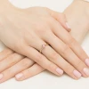 Klasyczny pierścionek z żółtego złota z różowym diamentem laboratoryjnym 0,50ct półokrągła szyna Lab Diamonds W0553.Z3.LDA.02 marko