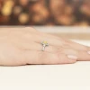 Pierścionek zaręczynowy z białego złota z owalnym żółtym diamentem Lab Diamonds kwiatek markiza serca W0312.B3.LDY.01 marko
