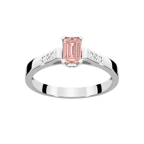 Pierścionek z białego złota z prostokątnym różowym diamentem laboratoryjnym Lab Diamonds W0078.B3.LDP.01 marko