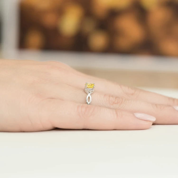 Złoty pierścionek zaręczynowy z białego złota z owalnym żółtym diamentem laboratoryjnym Lab Diamonds W0019.B3.LDY.01 marko