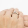 Pierścionek w klasycznym stylu z białego złota z diamentem laboratoryjnym 0,15ct Lab Diamonds W0295.B3.LDW.02 marko