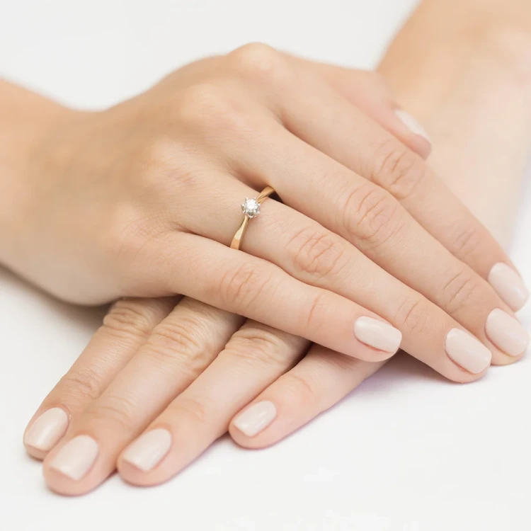 Złoty pierścionek z diamentem laboratoryjnym 0,15ct Lab Diamonds w klasycznym stylu W0295.Z3.LDW.02 marko