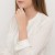 Srebrna bransoletka z sercami Supreni B079-925-S modelka