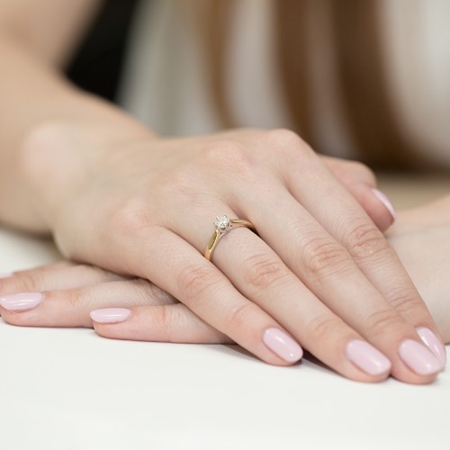Złoty pierścionek zaręczynowy brylant 0,25ct Klasyka