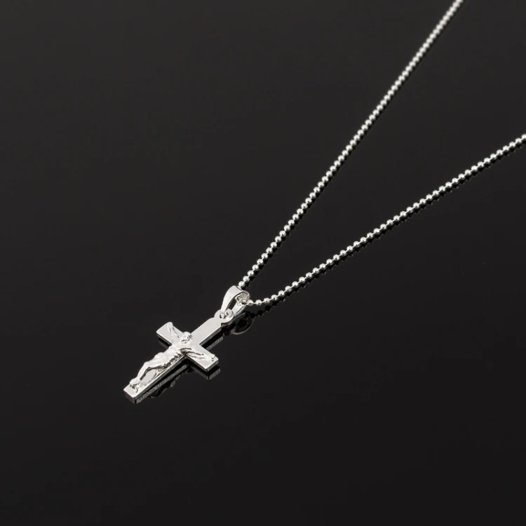 Srebrny krzyżyk z Jezusem D173-S-925 MARKO