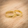 Złote diamentowane obrączki ślubne 585 o022-585 MARKO