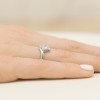Pierścionek z białego złota z białym szafirem 0,60ct i brylantami Triola P038-B585-BS0.60 marko