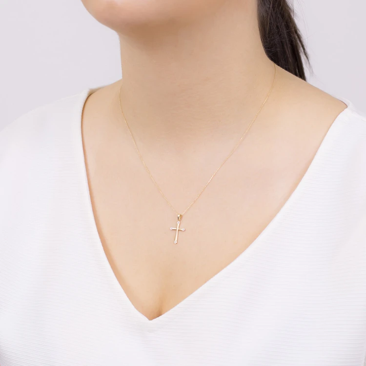Złoty krzyżyk z brylantami 0,02ct D267-585-B0.02 MARKO