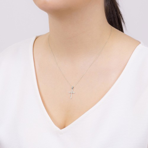 Krzyżyk z brylantami 0,02ct z białego złota 585