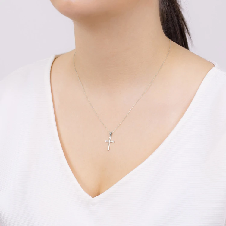 Krzyżyk z brylantami 0,02ct z białego złota D267-B585-B0.02 MARKO