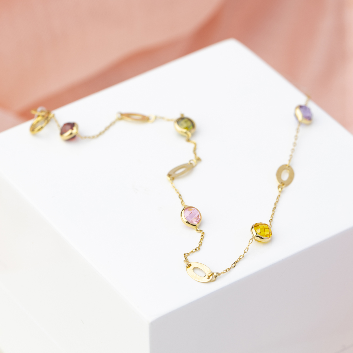 naszyjnik choker z kolorowymi kamieniami